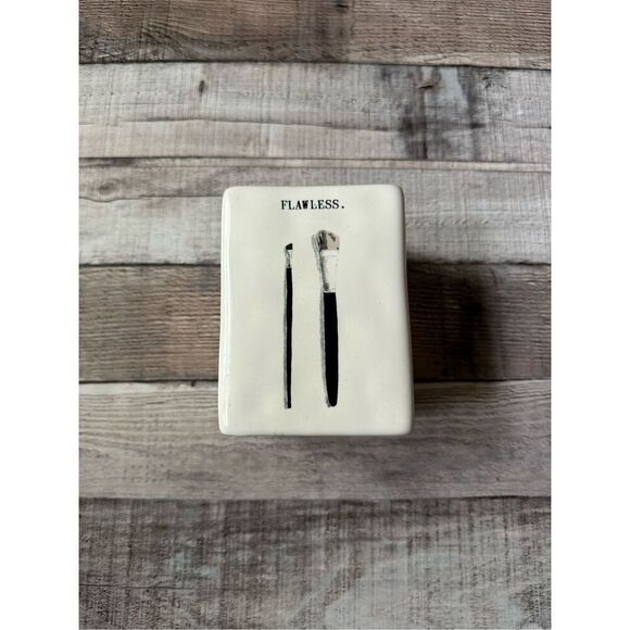 Rae Dunn Artisan Collection Ivory “FLAWLESS” Makeup Brush Holder By Magenta - Picture 1 of 4